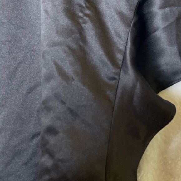 Victoria's Secret VS LOVE Robe Black - Picture 7 of 10